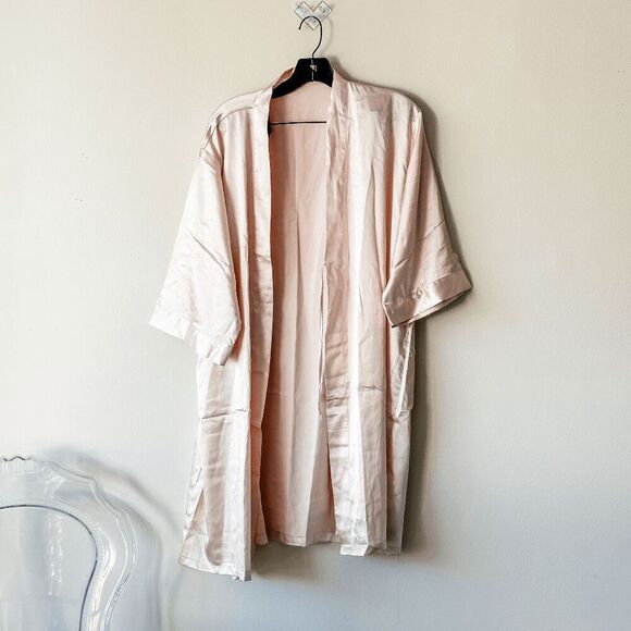 Brand New Pink Satin Robe OS - Picture 1 of 2